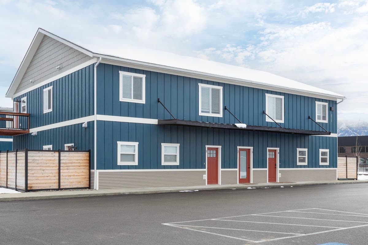 Silver Star Apartments