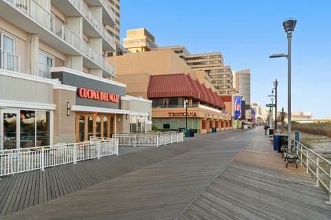 The Seahaus Hotel, Atlantic City Boardwalk, a Tribute Portfolio Hotel