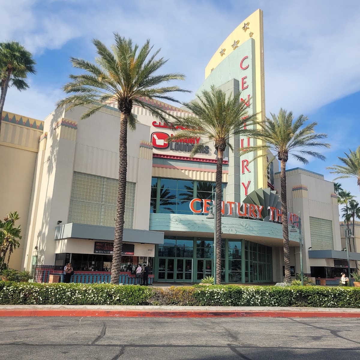 Cinemark Century Orange XD and SCREENX — photo 1
