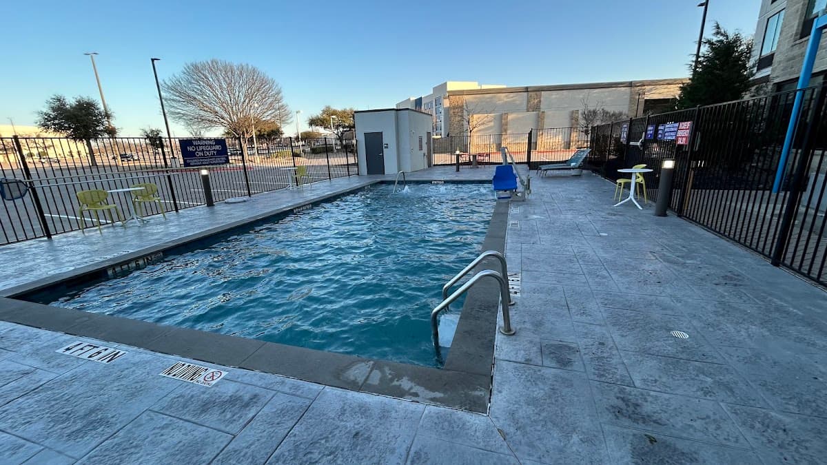 Tru by Hilton Frisco Dallas — photo 3
