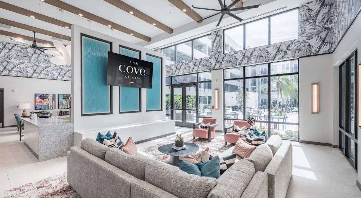 The Cove at 47th — photo 3