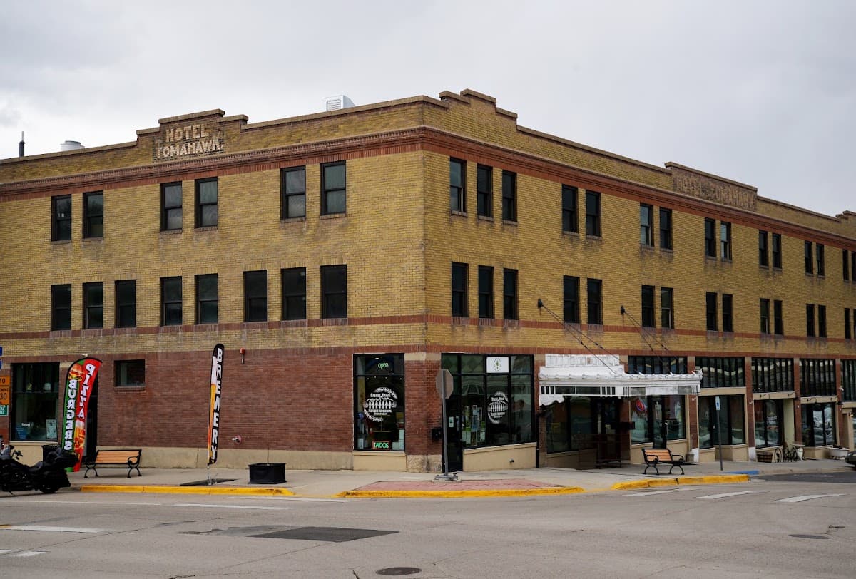 Hotel Tomahawk (Historic)