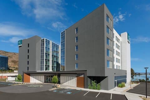 AC Hotel San Francisco Airport/Oyster Point Waterfront — photo 1