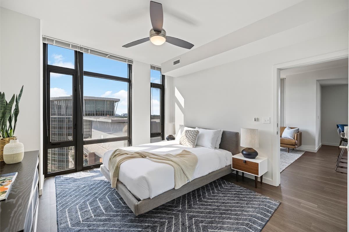Placemakr Marymount Ballston — photo 2