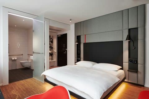 citizenM Chicago Downtown — photo 3