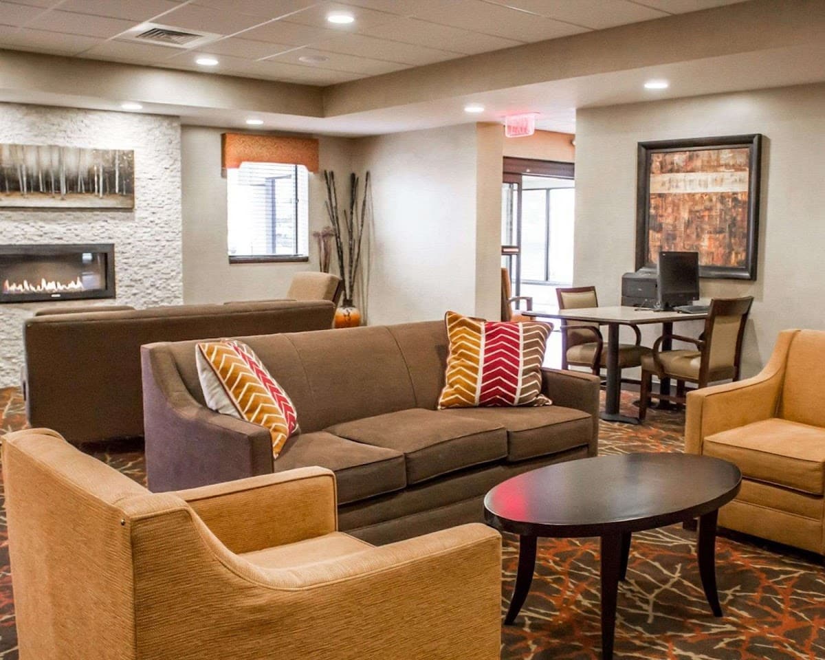 Comfort Inn & Suites Wadsworth — photo 5