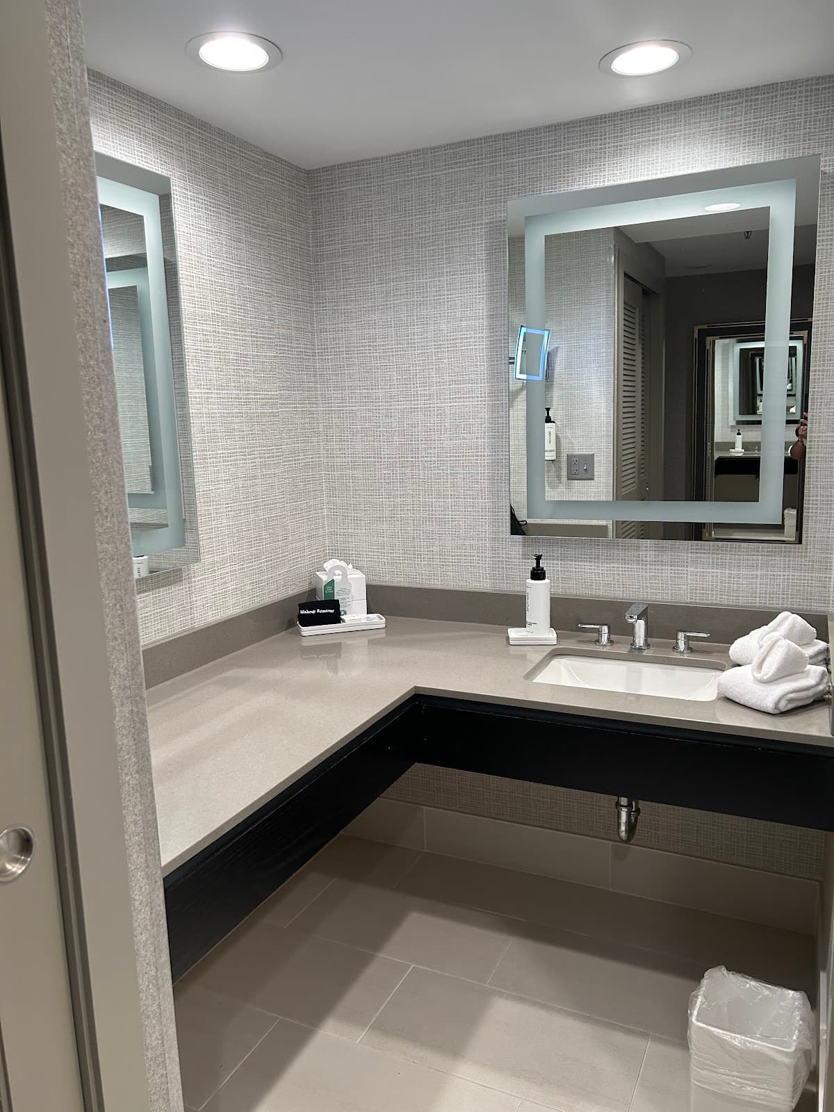 Crowne Plaza Providence-Warwick (Airport) by IHG — photo 4