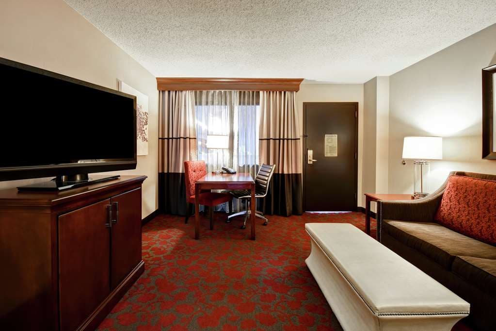 Embassy Suites by Hilton Dulles Airport — photo 2