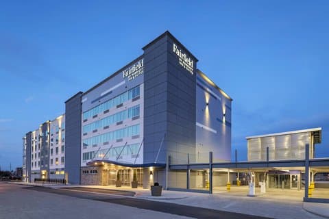 Fairfield by Marriott Inn & Suites St. Louis Downtown