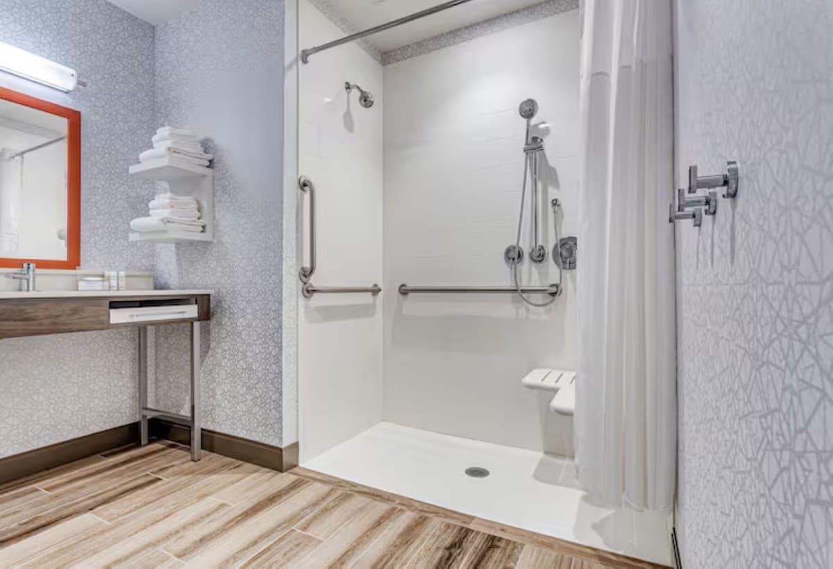 Hampton Inn & Suites Kittery-Portsmouth — photo 4