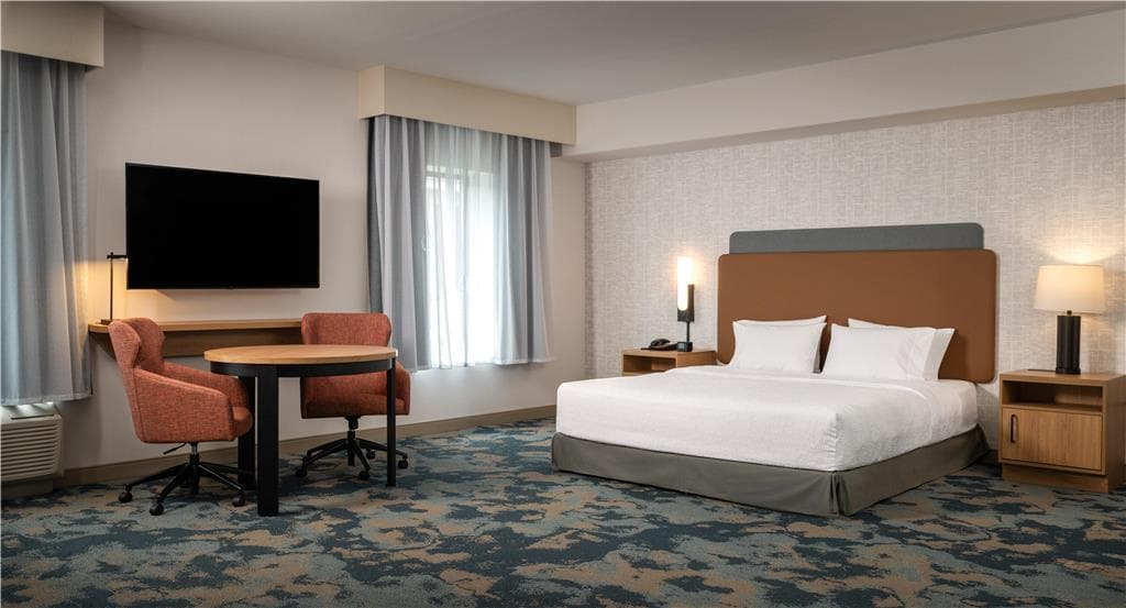 Hampton Inn & Suites La Crosse Downtown — photo 2