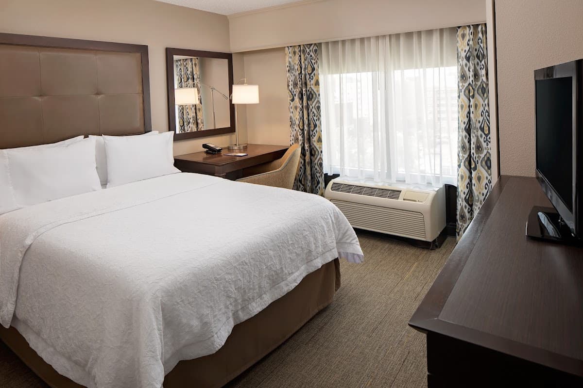 Hampton Inn Louisville Downtown — photo 2