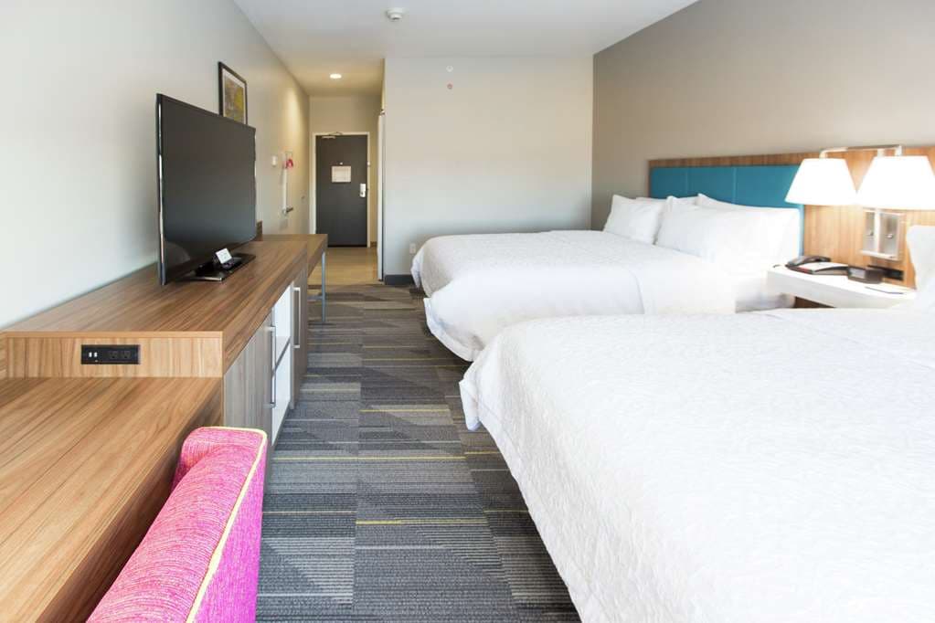 Hampton Inn Mustang — photo 5