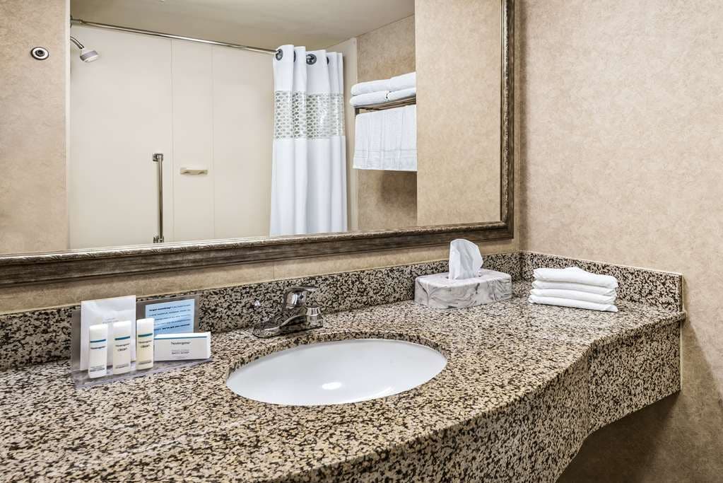 Hampton Inn & Suites San Marcos — photo 4
