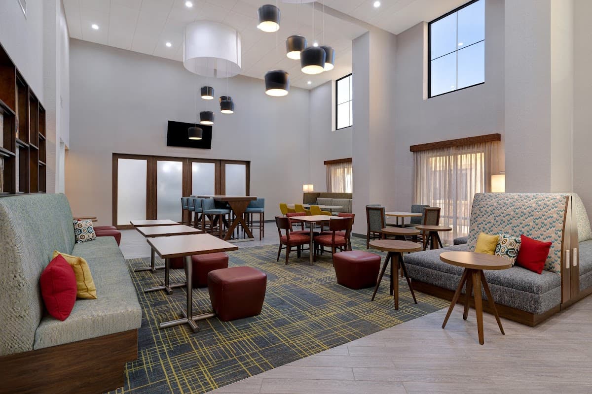 Hampton Inn & Suites Marina — photo 5