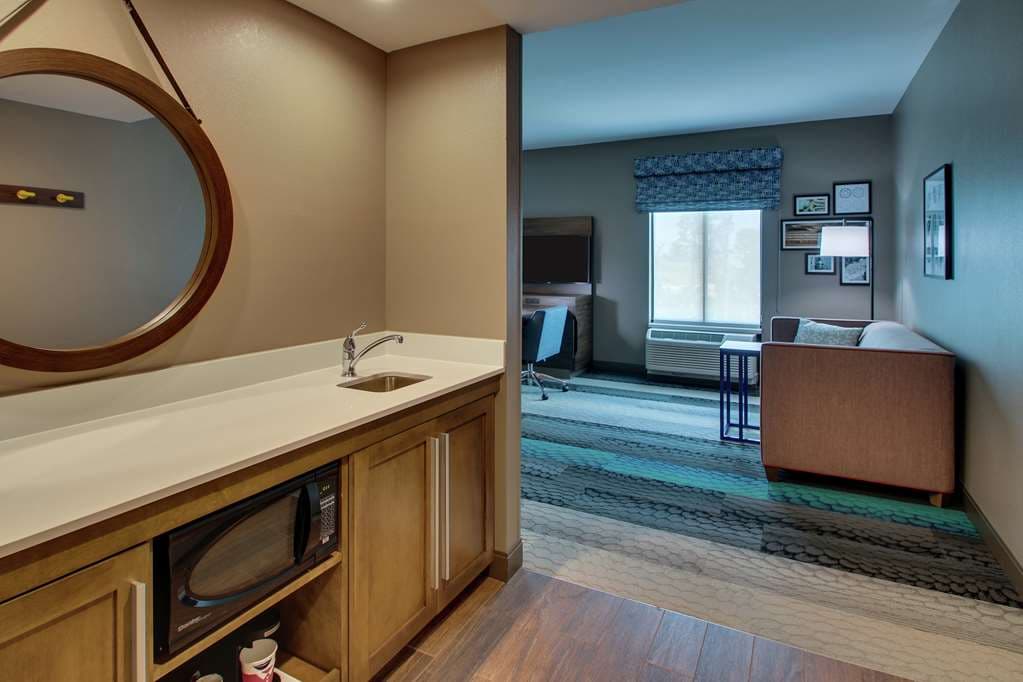 Hampton Inn & Suites Southport — photo 4