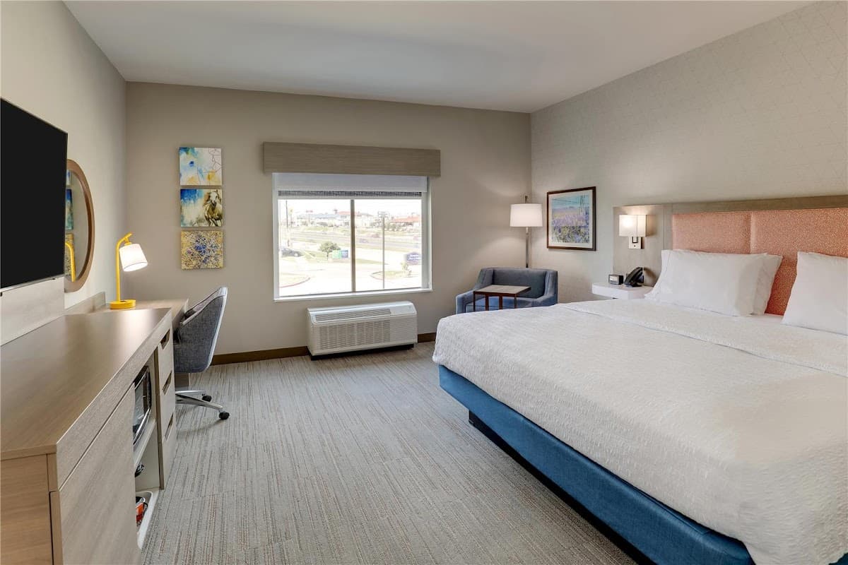Hampton Inn & Suites Weatherford — photo 2