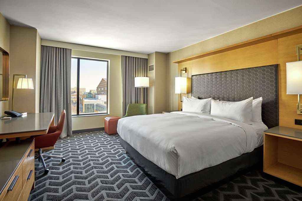 Hilton Des Moines Downtown — photo 2