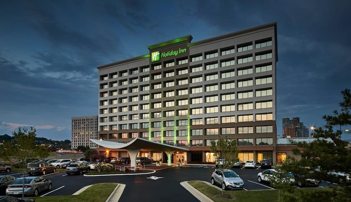 Holiday Inn Alexandria - Carlyle by IHG