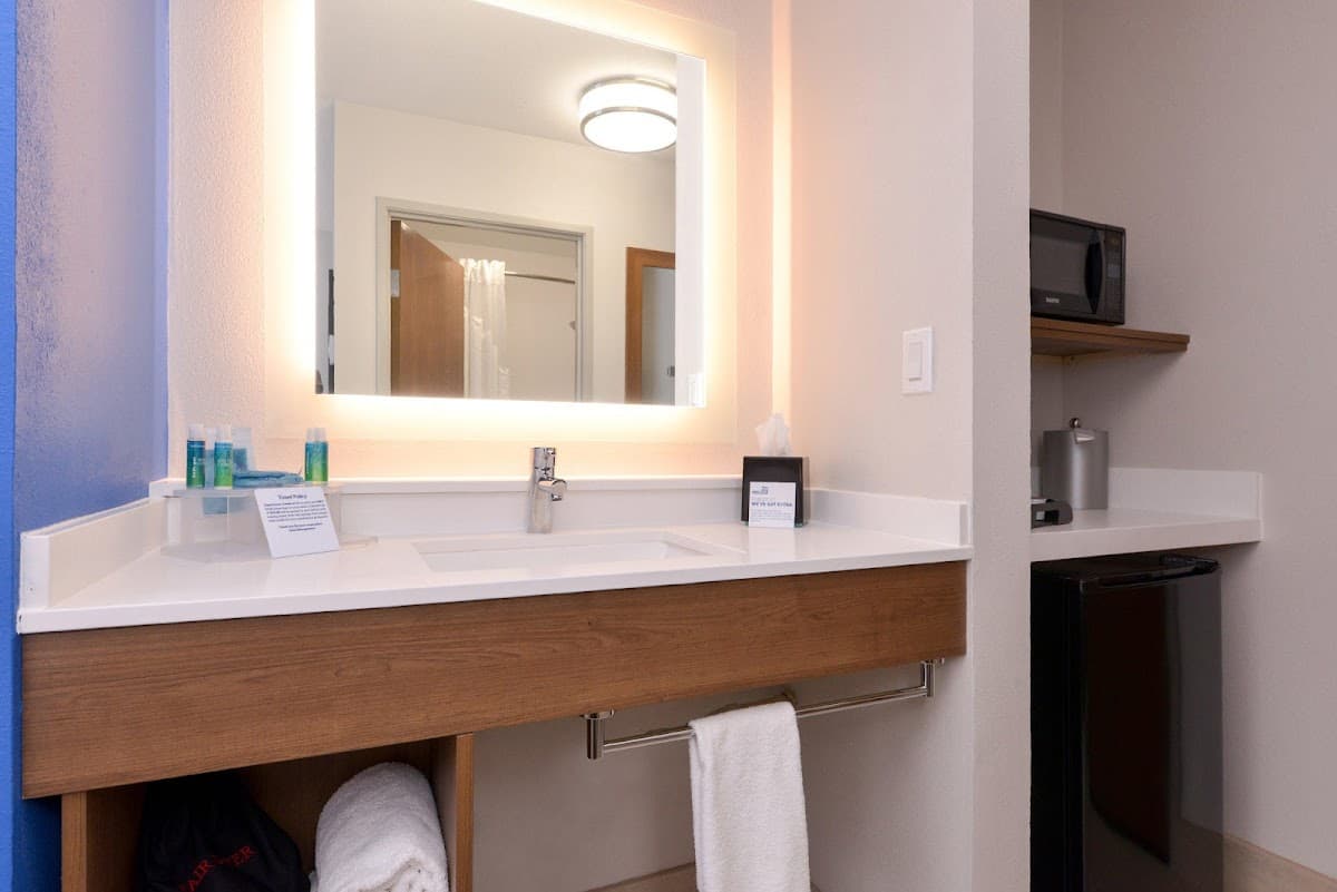 Holiday Inn Express Glenwood Springs (Aspen Area) by IHG — photo 4
