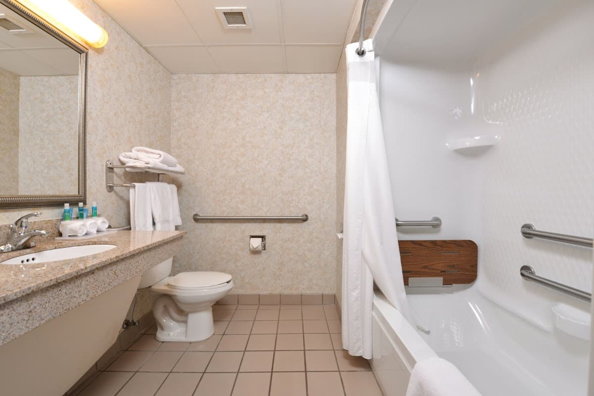 Holiday Inn Express & Suites Harrison by IHG — photo 4