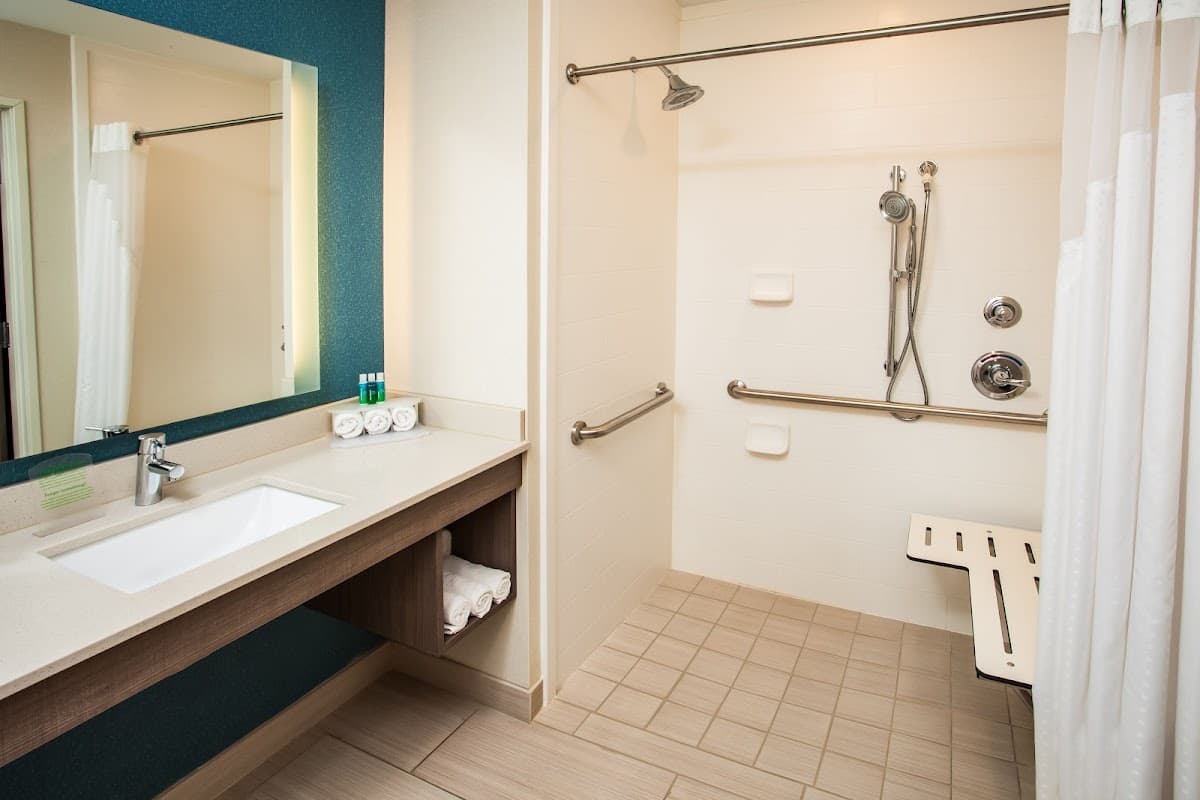 Holiday Inn Express & Suites Litchfield West by IHG — photo 4