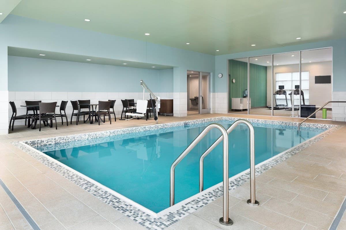 Holiday Inn Express & Suites Duluth North - Miller Hill by IHG — photo 3