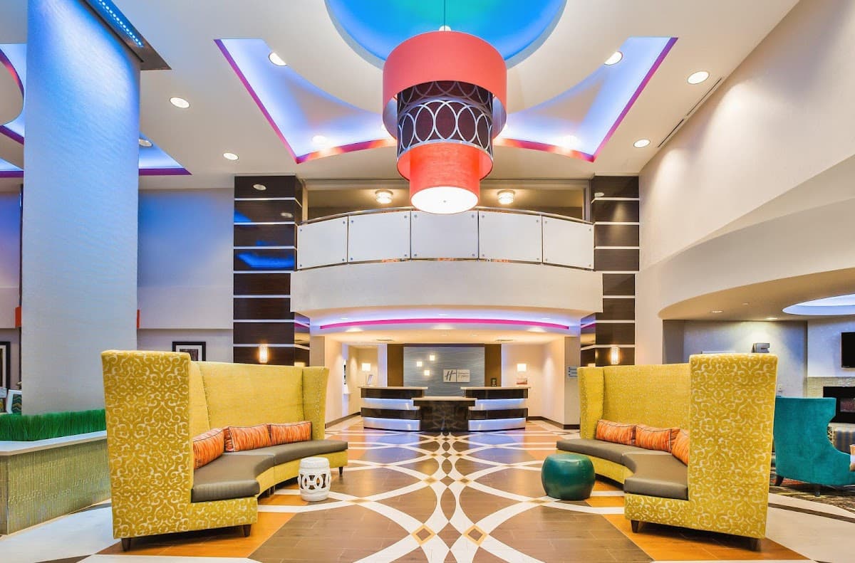 Holiday Inn Express & Suites Eureka by IHG — photo 5