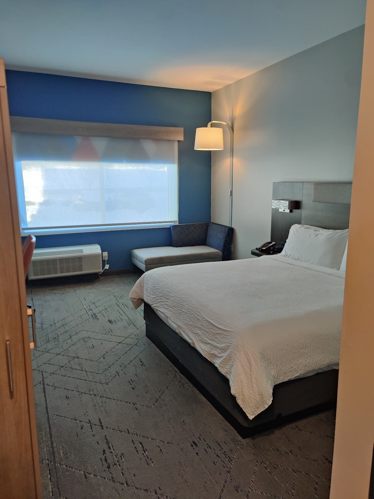 Holiday Inn Express White Marsh — photo 5