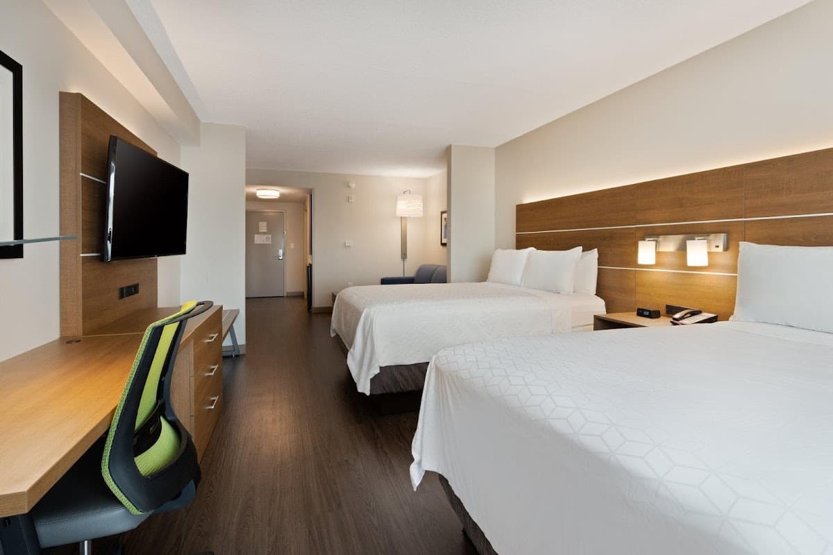 Holiday Inn Express & Suites Largo-Clearwater by IHG — photo 2