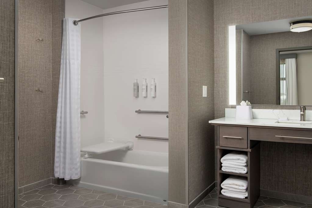 Homewood Suites by Hilton Louisville Airport — photo 4