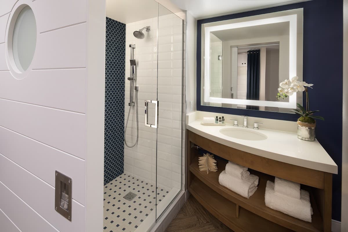 Hutchinson Shores Resort & Spa — photo 4