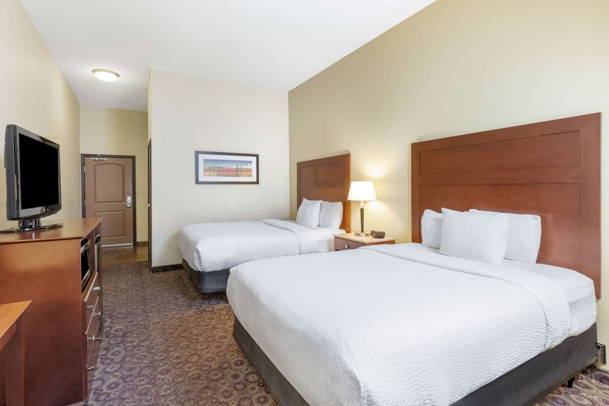 La Quinta Inn & Suites by Wyndham Las Vegas Airport South — photo 2