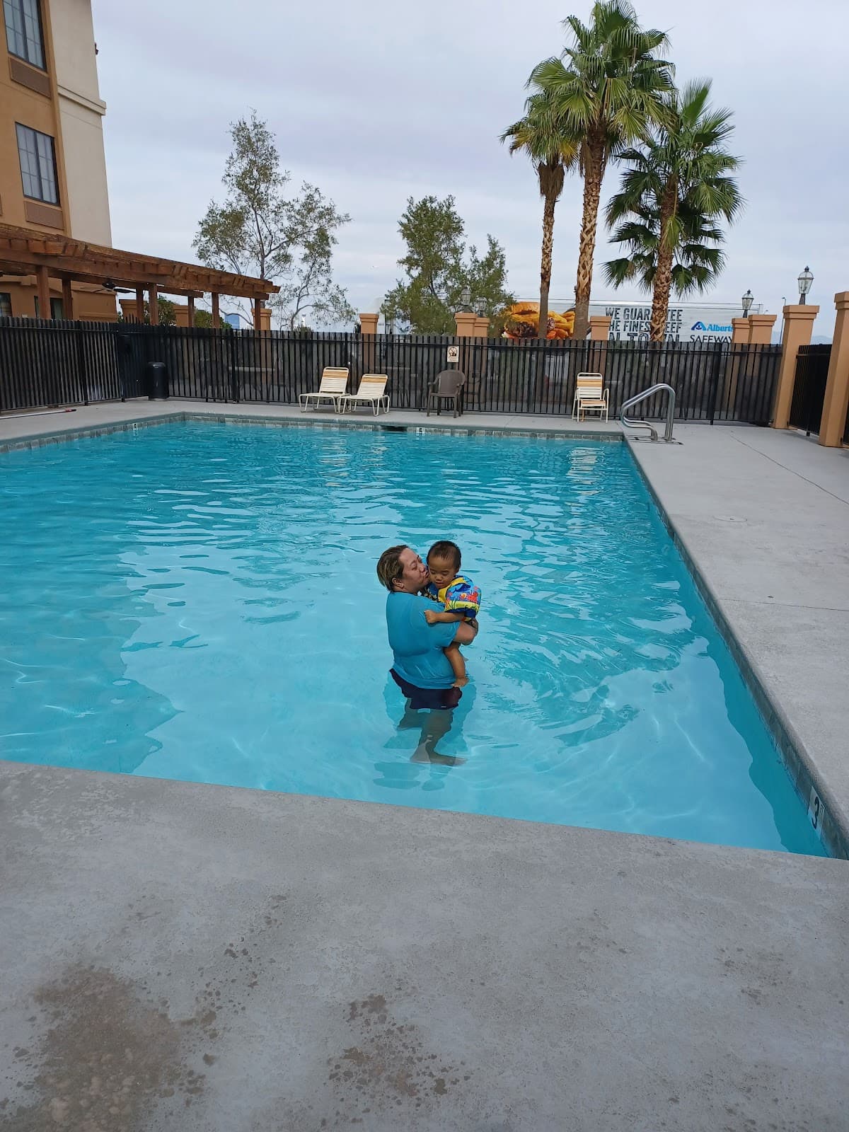 La Quinta Inn & Suites by Wyndham Las Vegas Airport South — photo 3