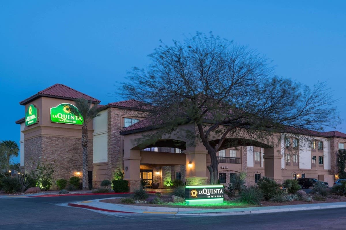 La Quinta Inn & Suites by Wyndham Las Vegas Airport South — photo 5