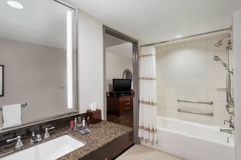Lancaster Marriott at Penn Square — photo 4