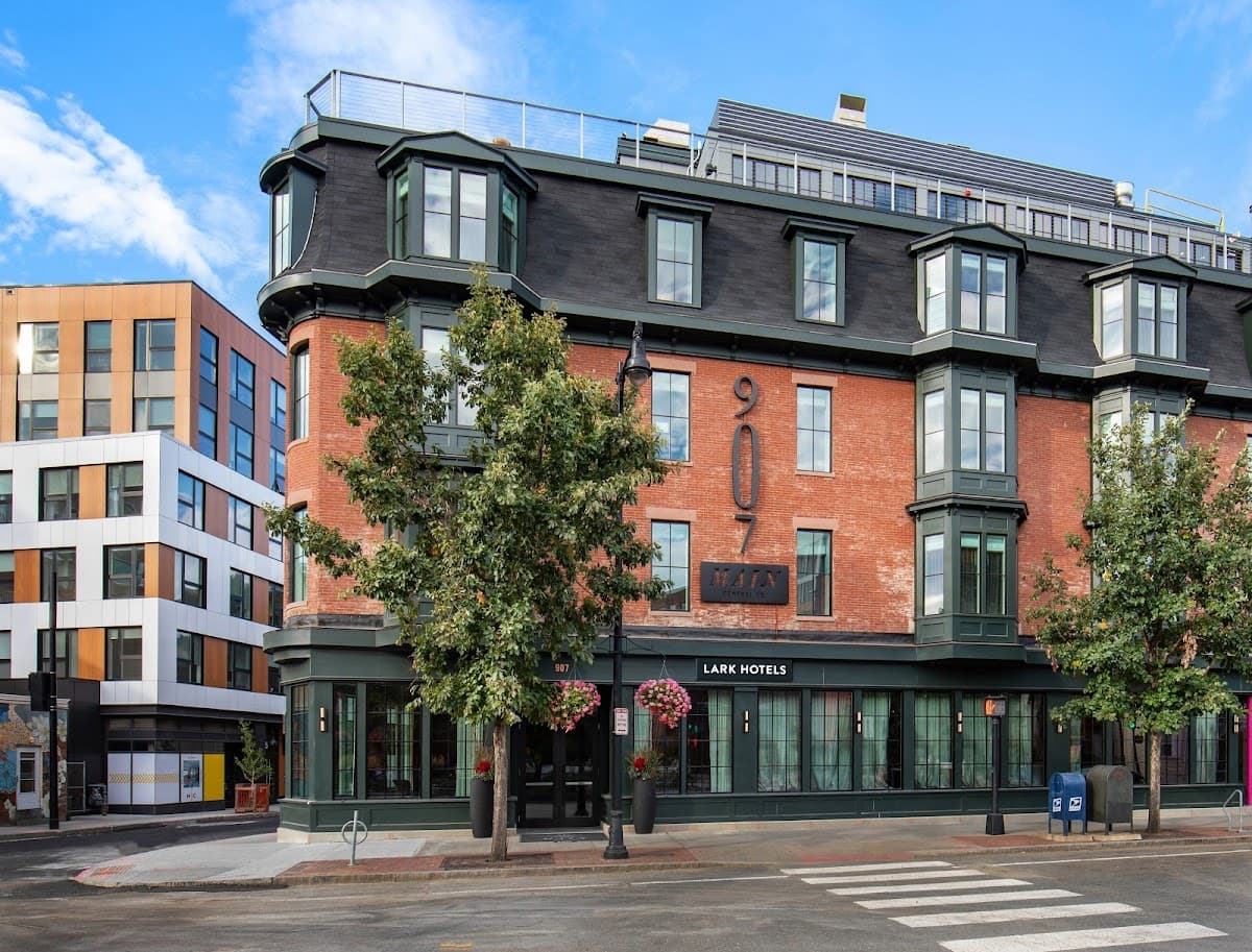 Lark Hotels 907 Main Hotel