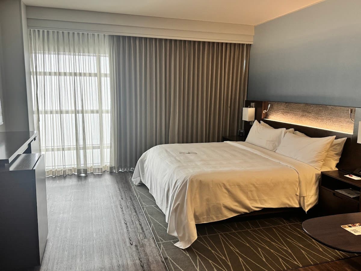 Buffalo Marriott at LECOM HARBORCENTER — photo 2