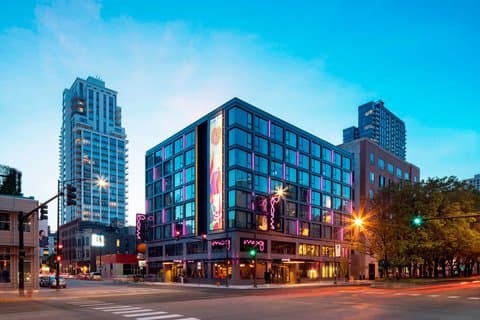 Moxy Chicago Downtown — photo 4