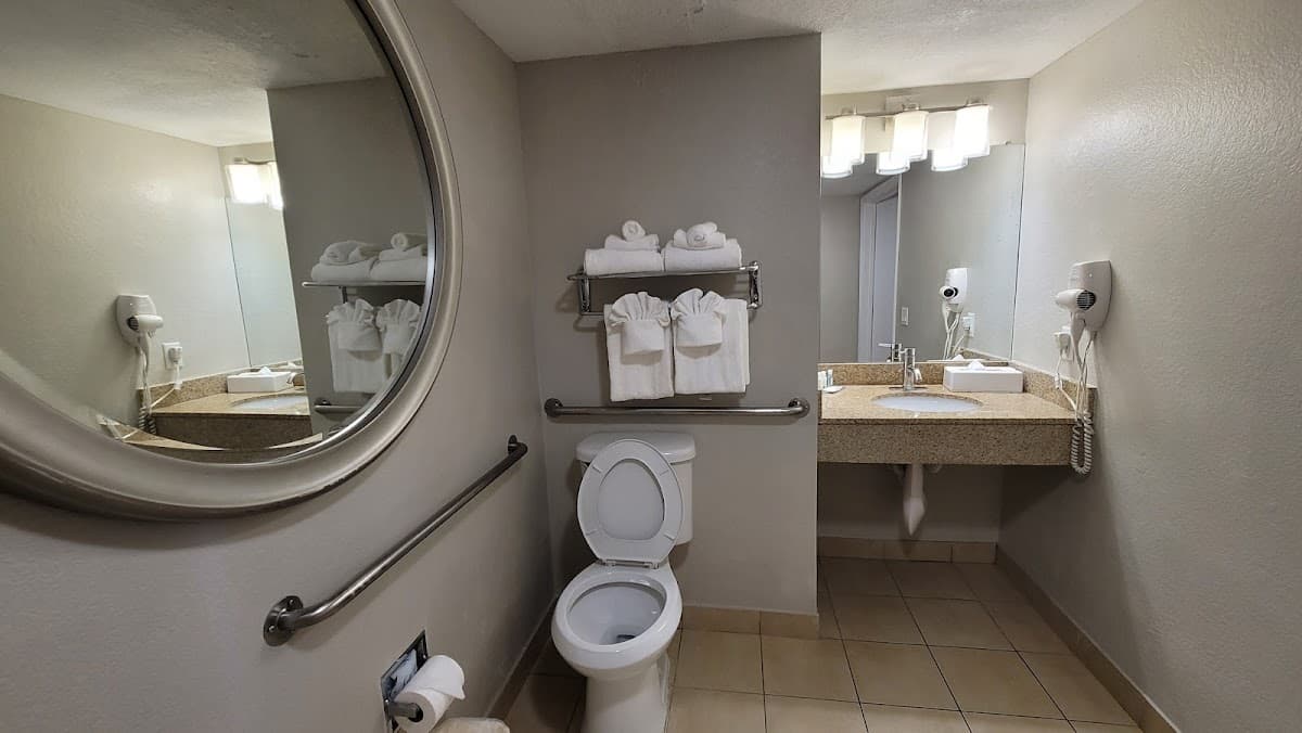 Quality Inn & Suites By the Parks — photo 4