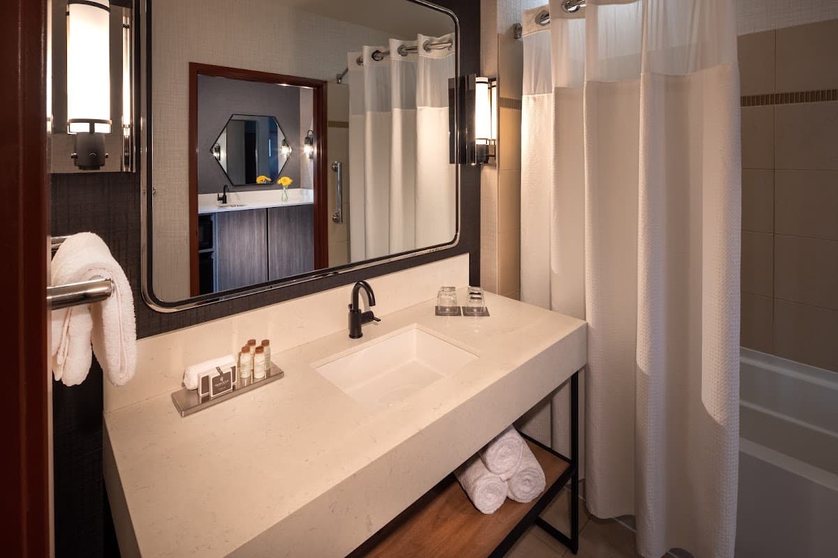 Silver Cloud Hotel - Seattle Stadium — photo 4