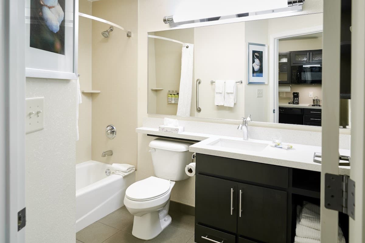 Sonesta Simply Suites Chicago Naperville Warrenville — photo 3