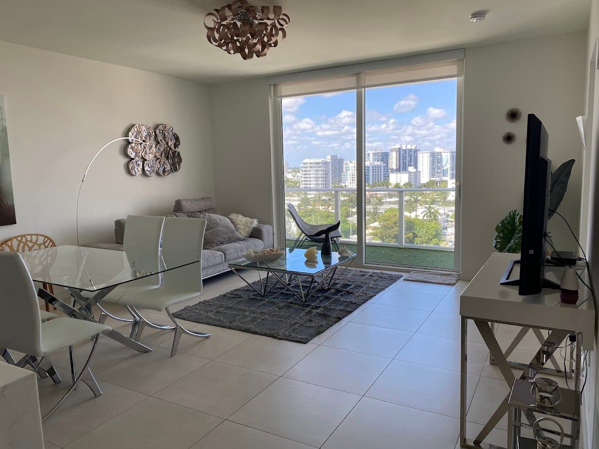 Tiffany House Condominium — photo 4