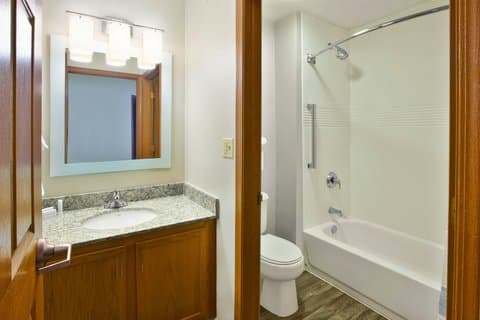 TownePlace Suites by Marriott Milwaukee Brookfield — photo 4