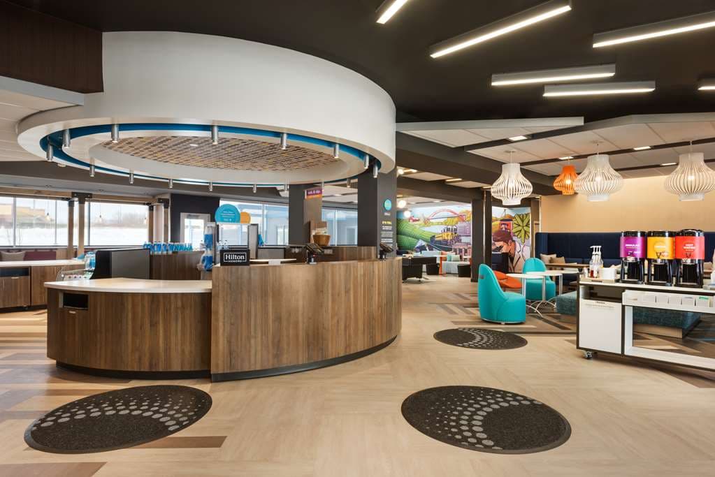 Tru by Hilton Cedar Rapids Westdale — photo 5