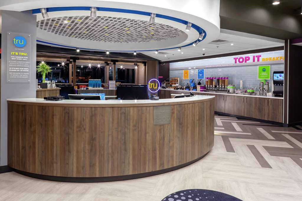 Tru by Hilton Round Rock — photo 4