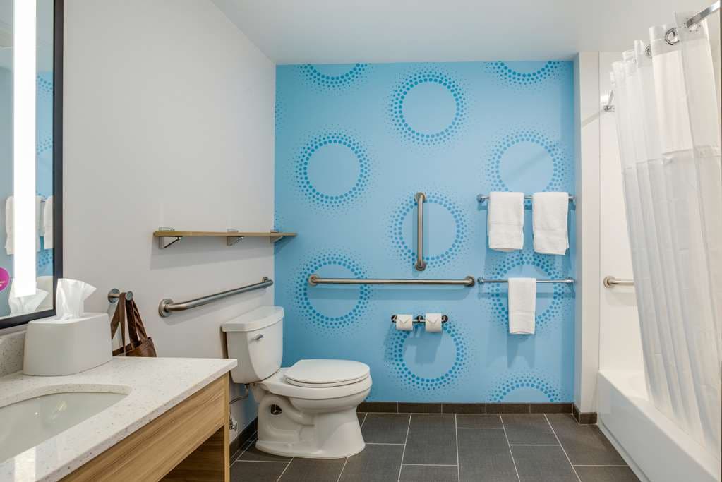 Tru by Hilton Saint Joseph — photo 4