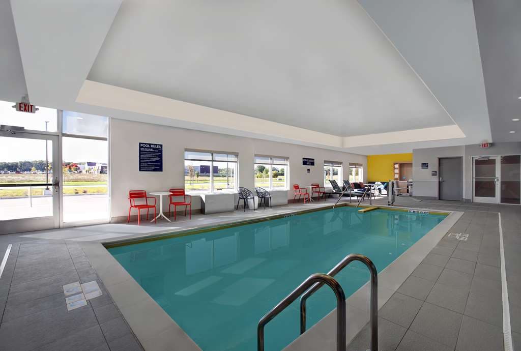 Tru by Hilton Stoughton — photo 2