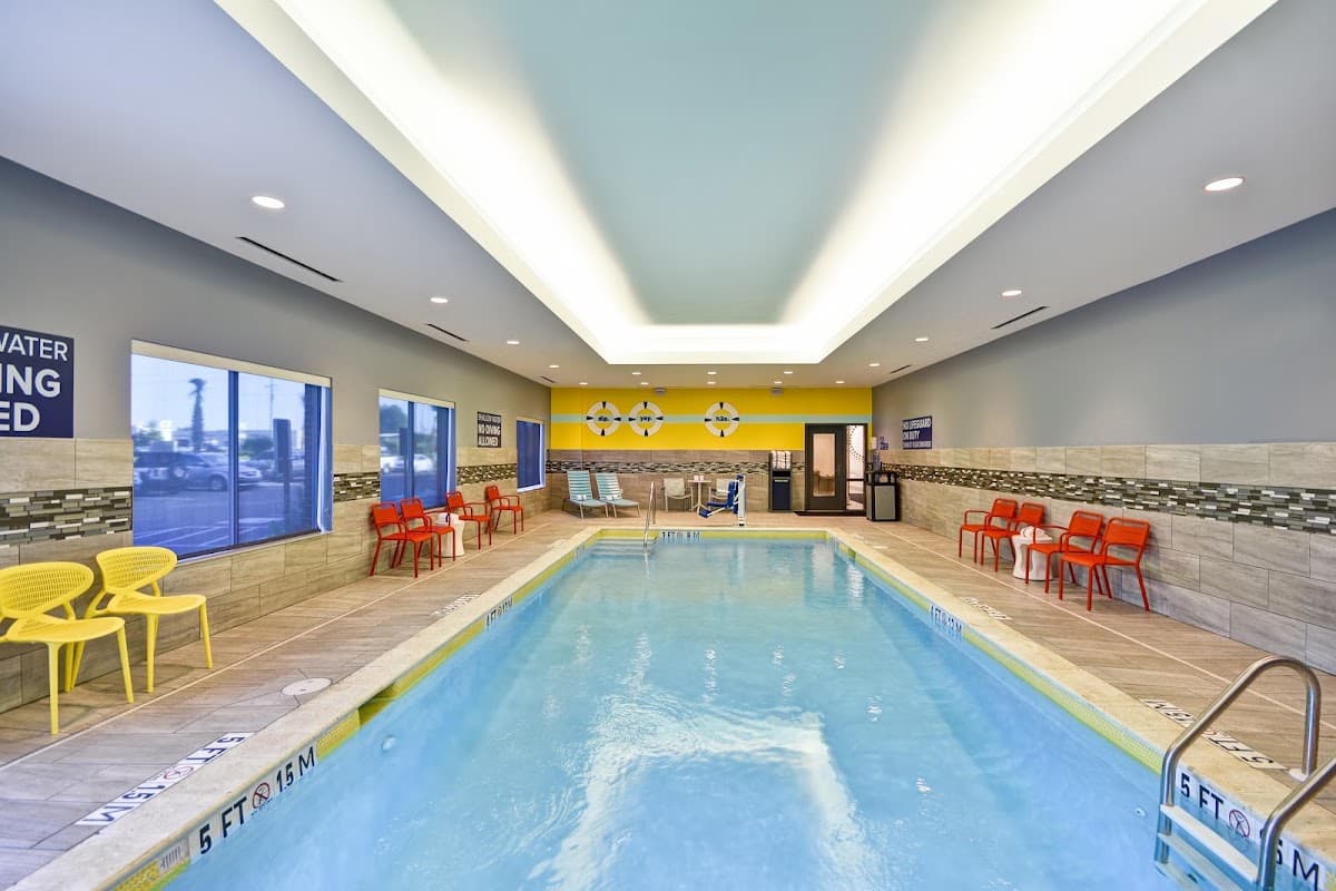 Tru by Hilton Sumter — photo 3