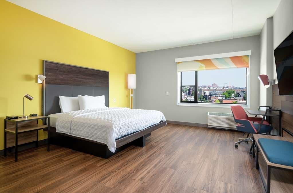 Tru by Hilton Baltimore Harbor East — photo 2